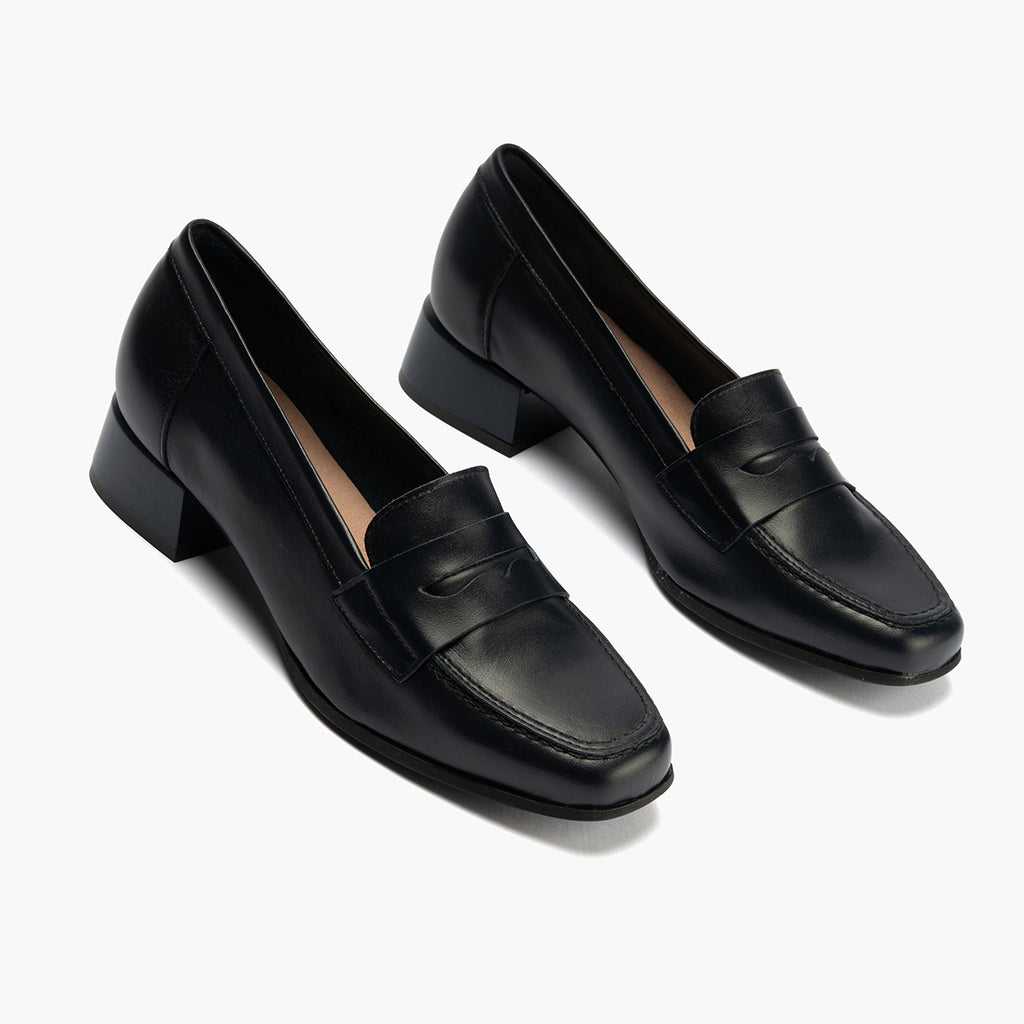 Mocasín con tacón bajo y antifaz, con punta cuadrada Marino