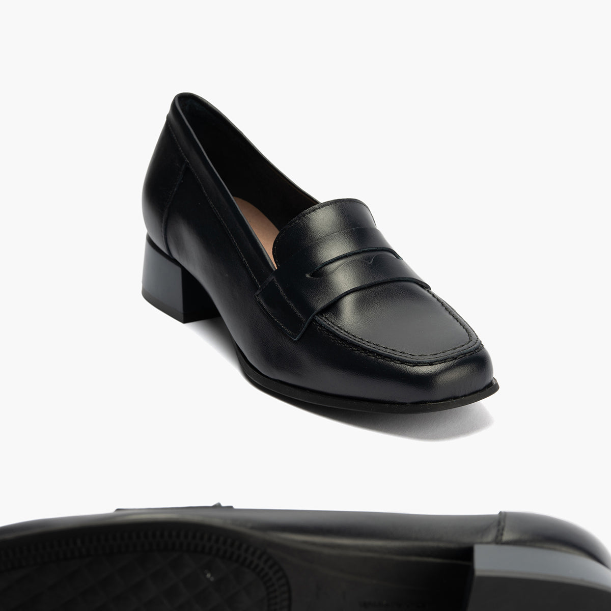 Mocasín con tacón bajo y antifaz, con punta cuadrada Marino
