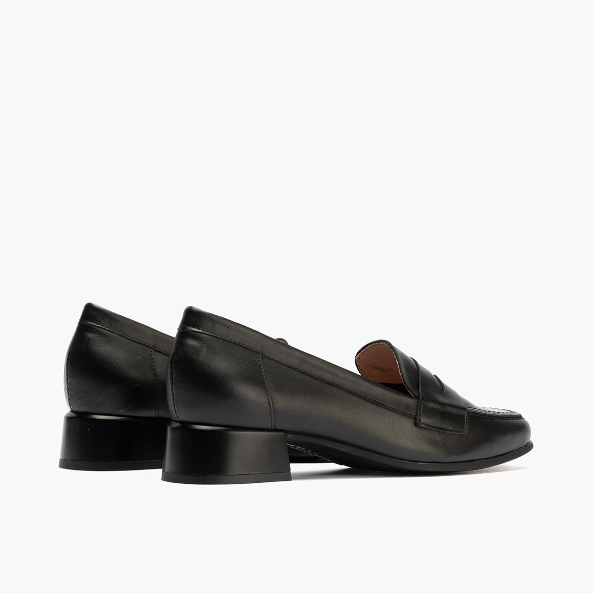 Mocasín con tacón bajo y antifaz, con punta cuadrada Negro