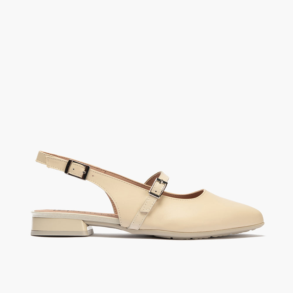 Bailarina con tacón bajo y punta fina Crema