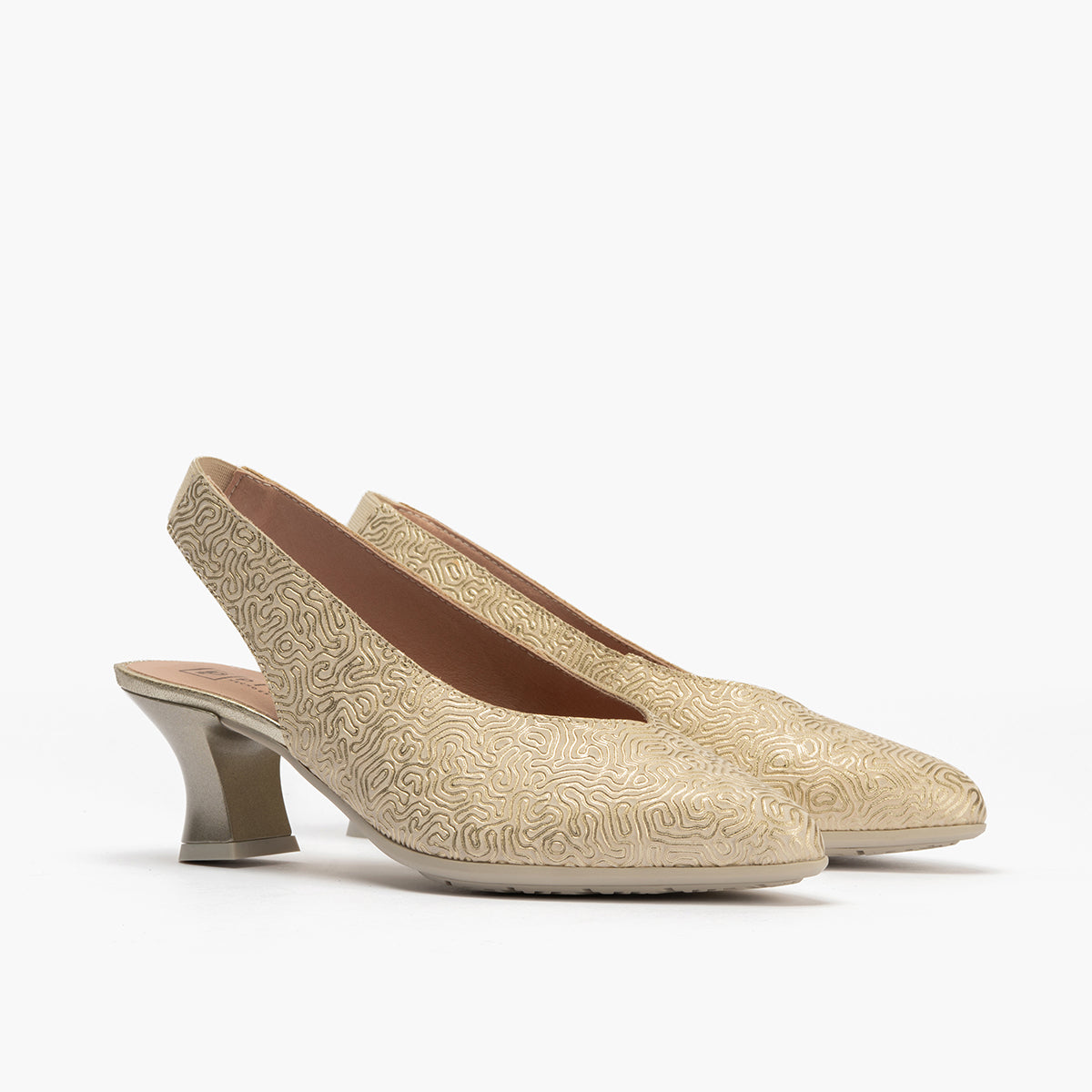Zapato salón destalonado con tacón medio, en piel fantasía Oro