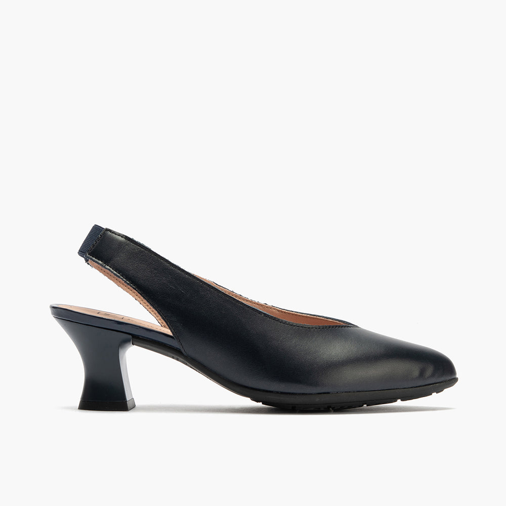Zapato salón destalonado con tacón medio, en piel napa Marino