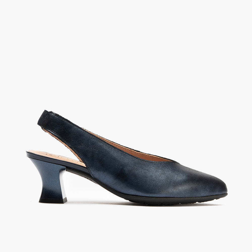 Zapato salón destalonado con tacón medio, en piel laminada Marino