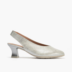 Zapato salón destalonado con tacón medio, en piel laminada Plata