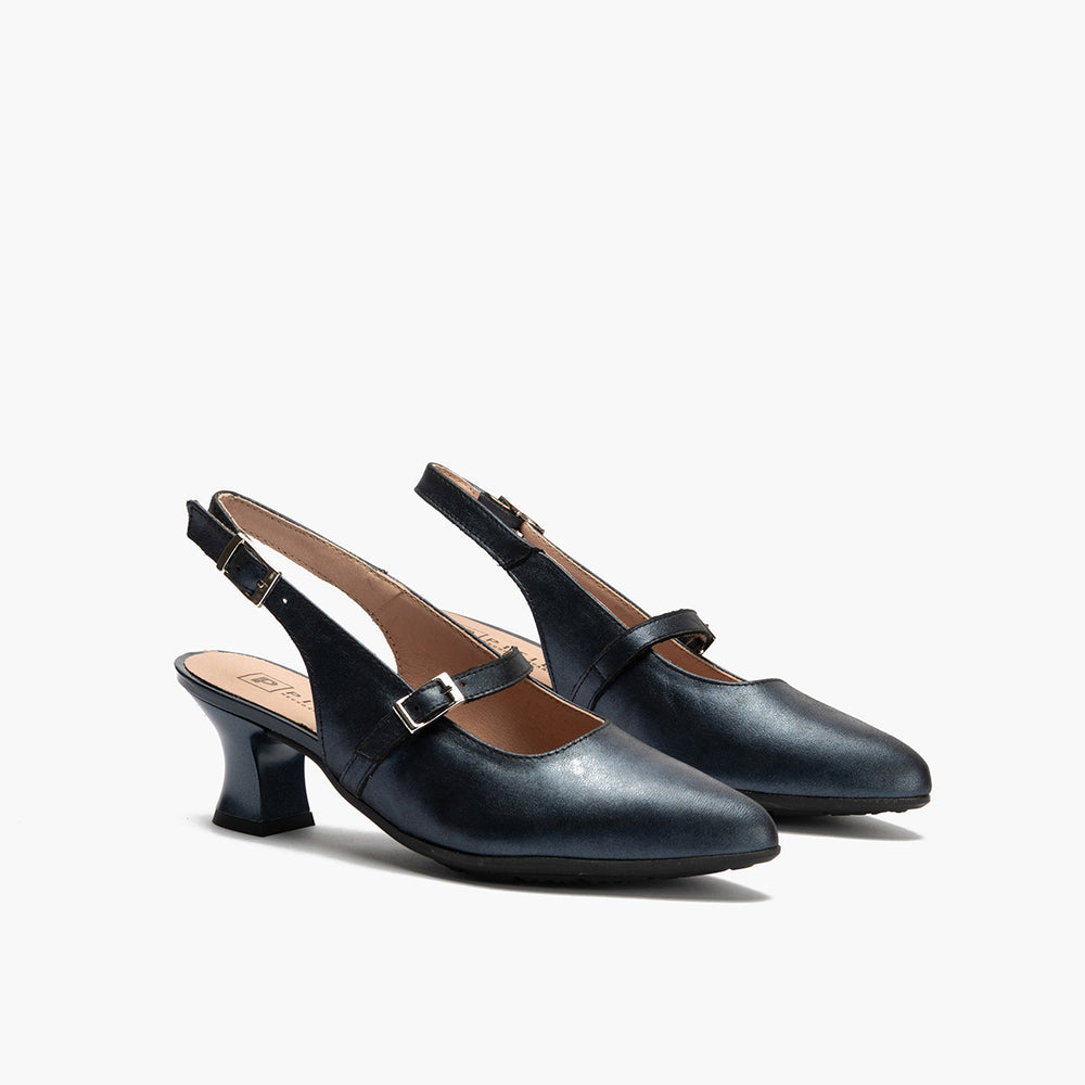 Zapato salón destalonado con tacón medio, en piel laminada y pulsera Marino