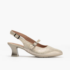 Zapato salón destalonado con tacón medio, en piel laminada y pulsera Oro