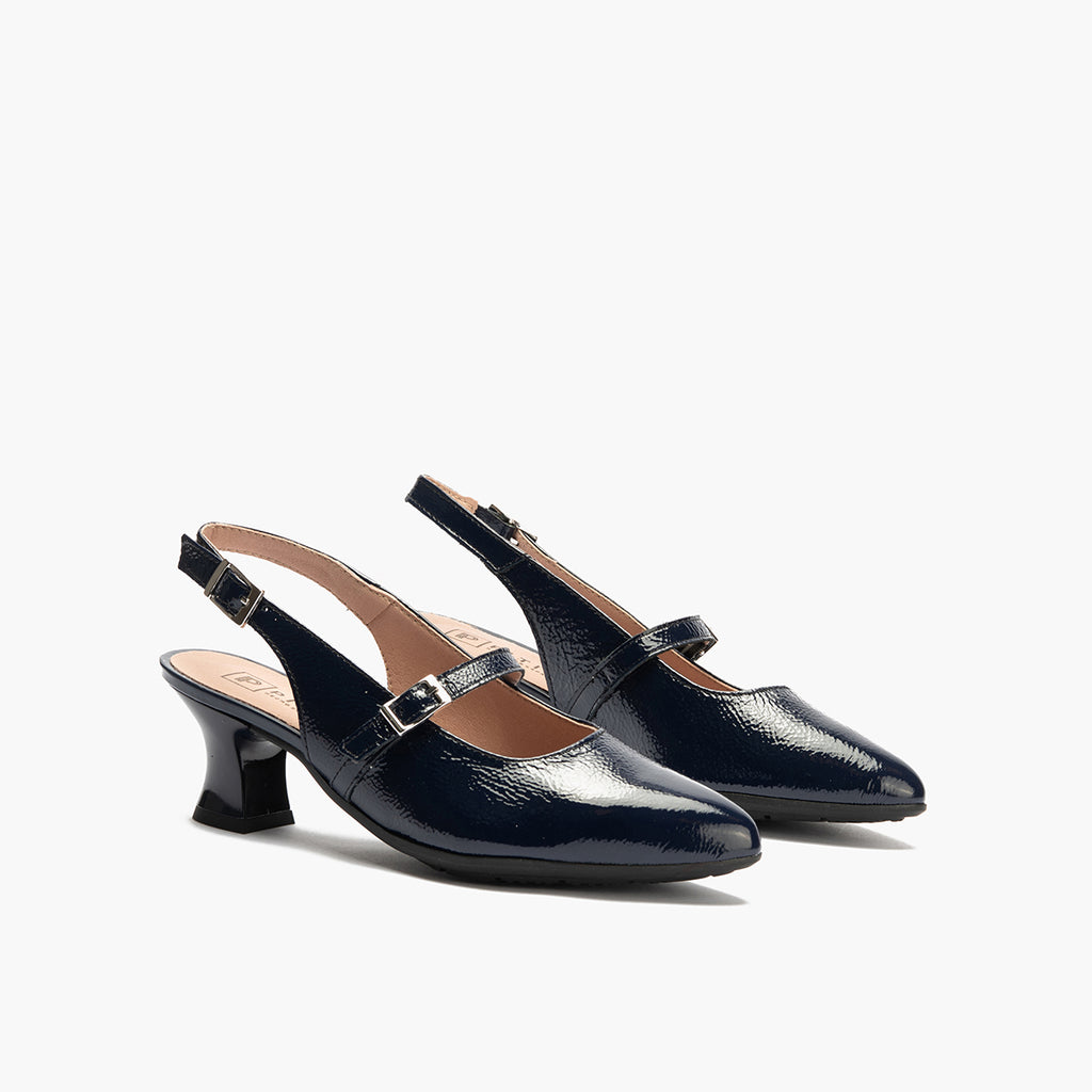 Zapato salón destalonado con tacón medio, en piel charol y pulsera Marino
