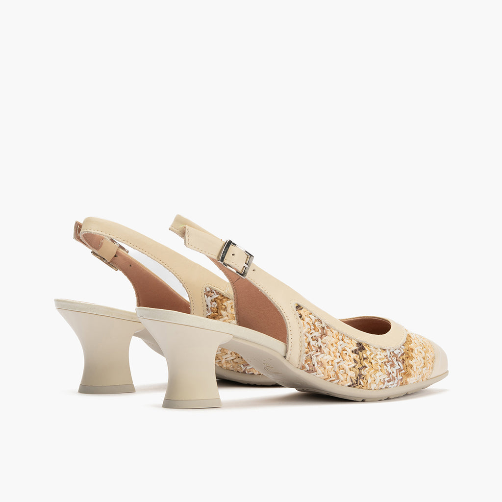Zapato salón destalonado con tacón medio, en piel napa y rafia Crema
