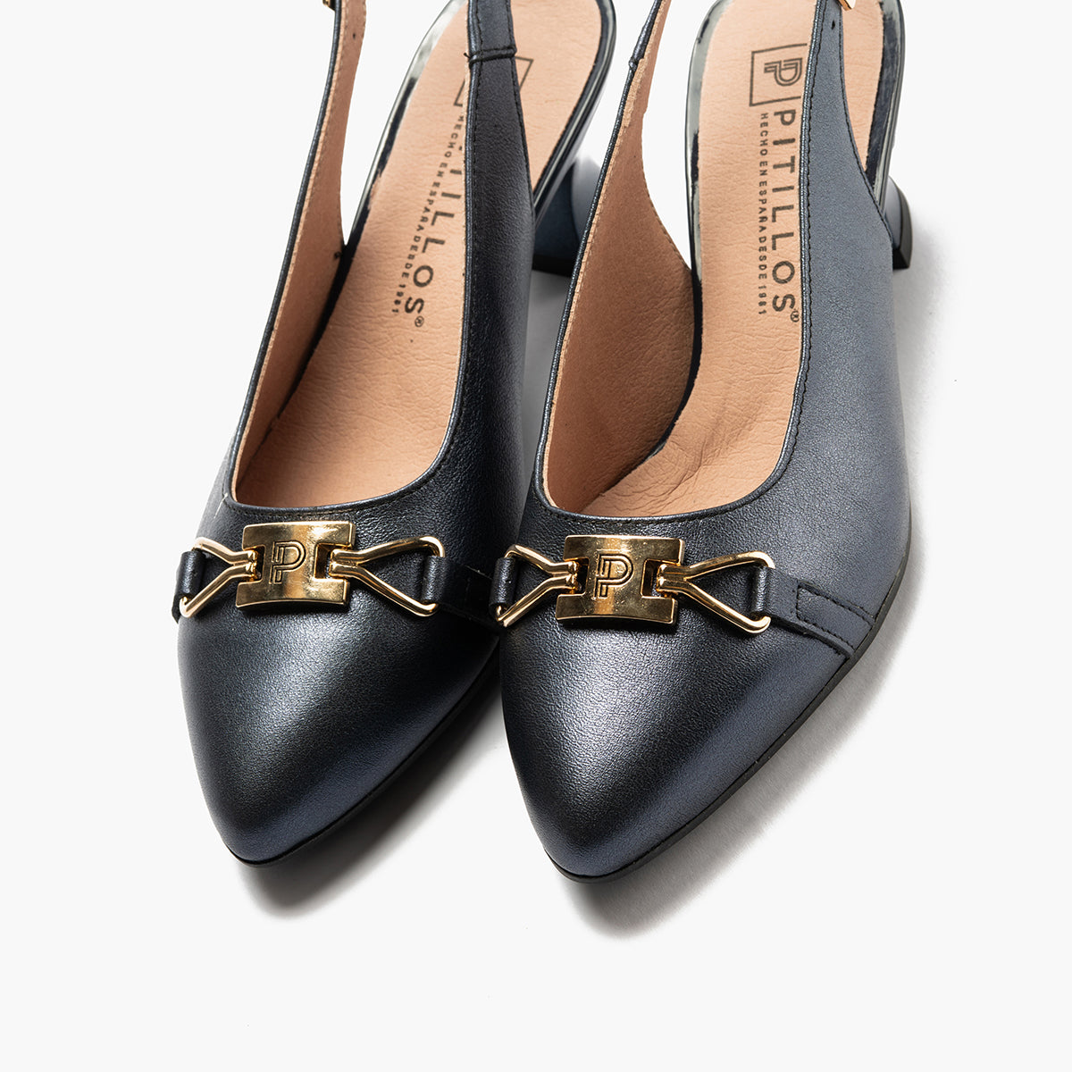 Zapato salón destalonado con tacón medio, con adorno y piel laminada Marino