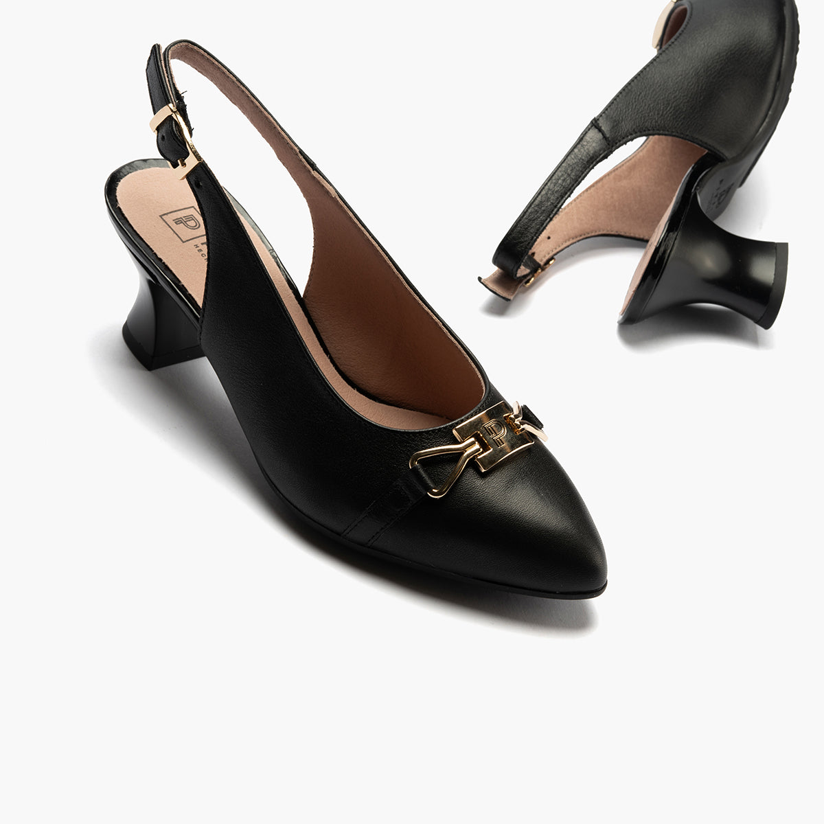 Zapato salón destalonado con tacón medio, con adorno y piel laminada Negro
