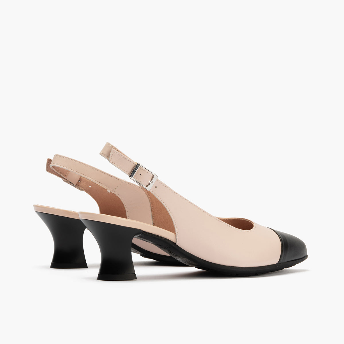 Zapato de salón destalonado con tacón medio y punta fina Negro-Nude