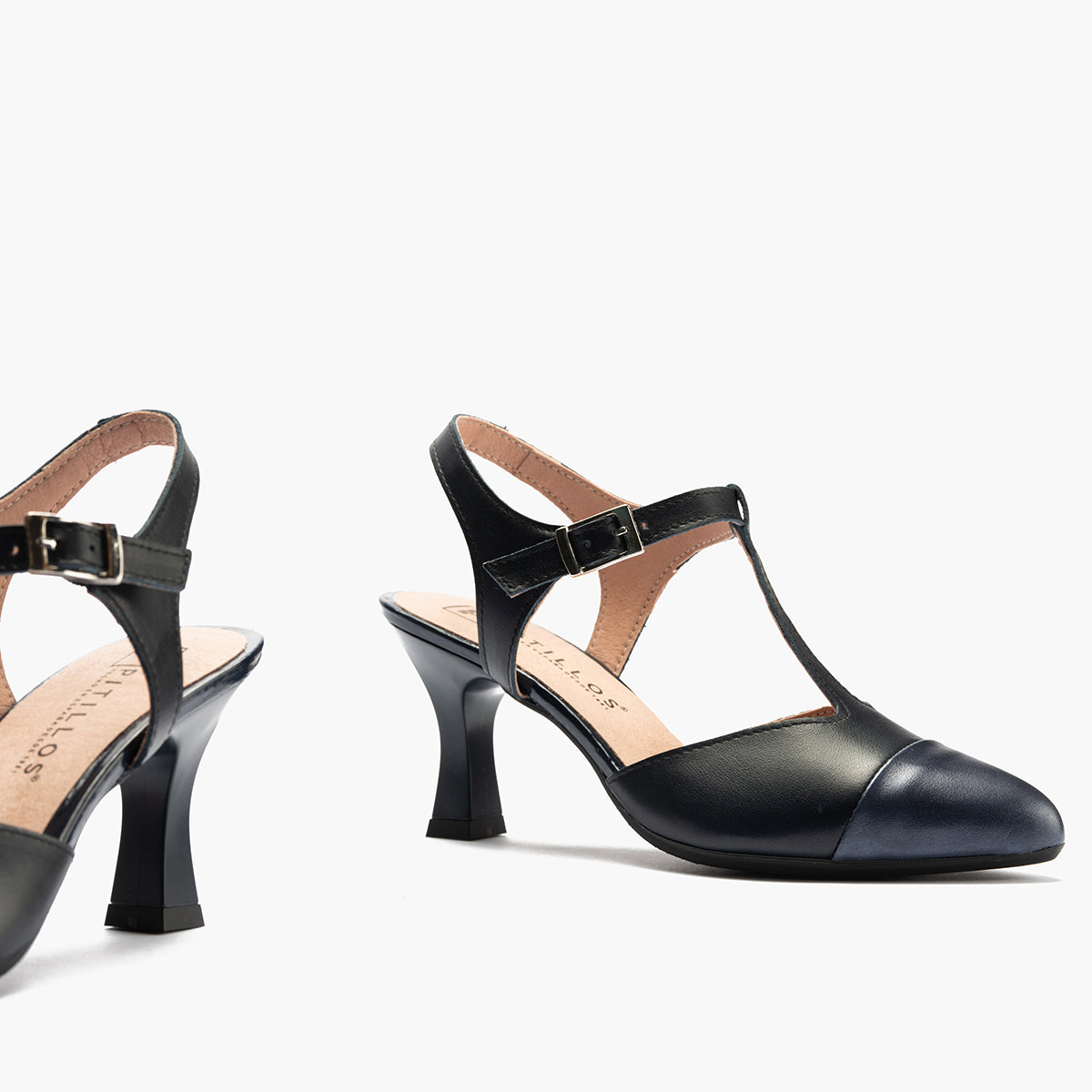 Zapato estilo Gilda con tacón alto y punta fina Marino