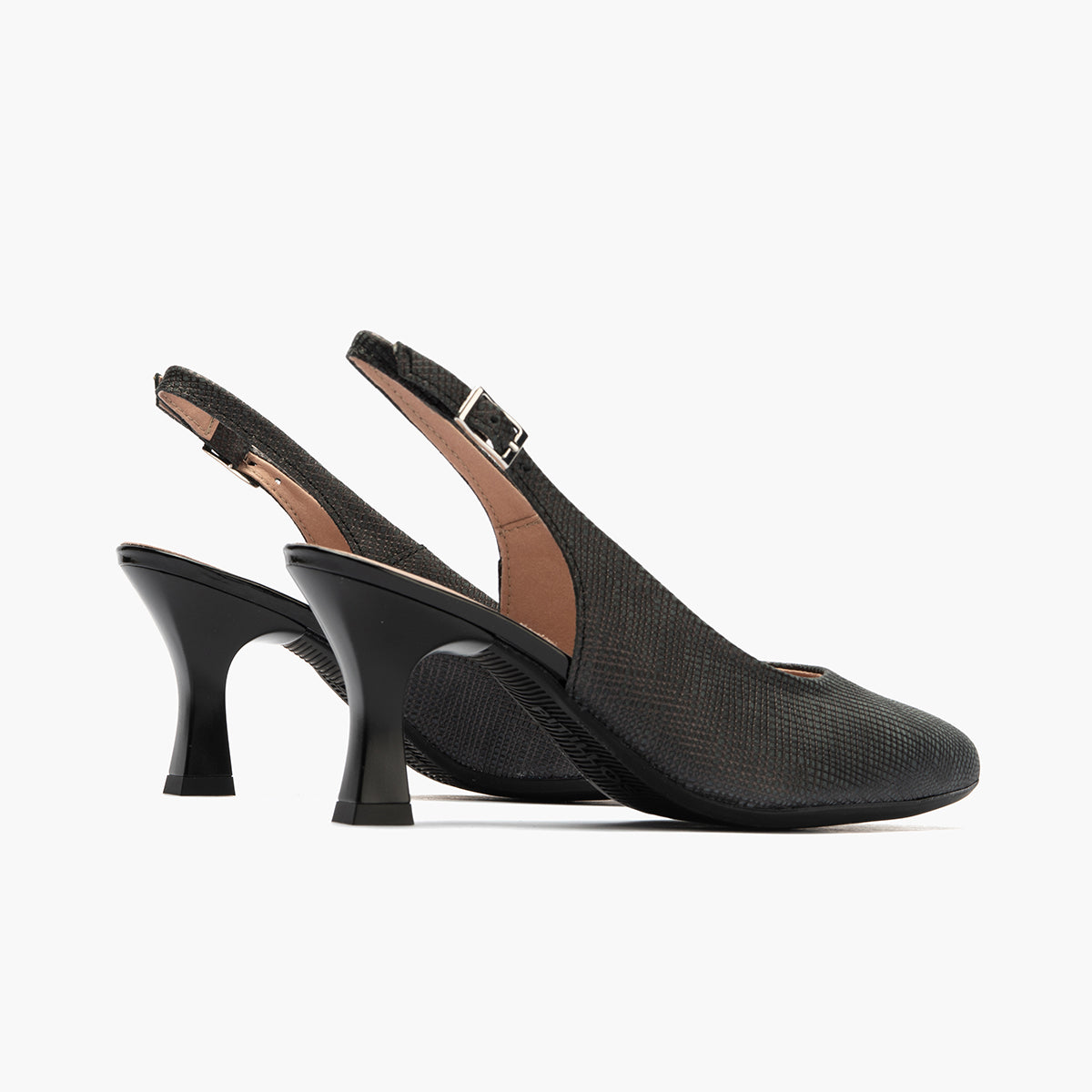 Zapato destalonado con tacón alto y punta fina Negro