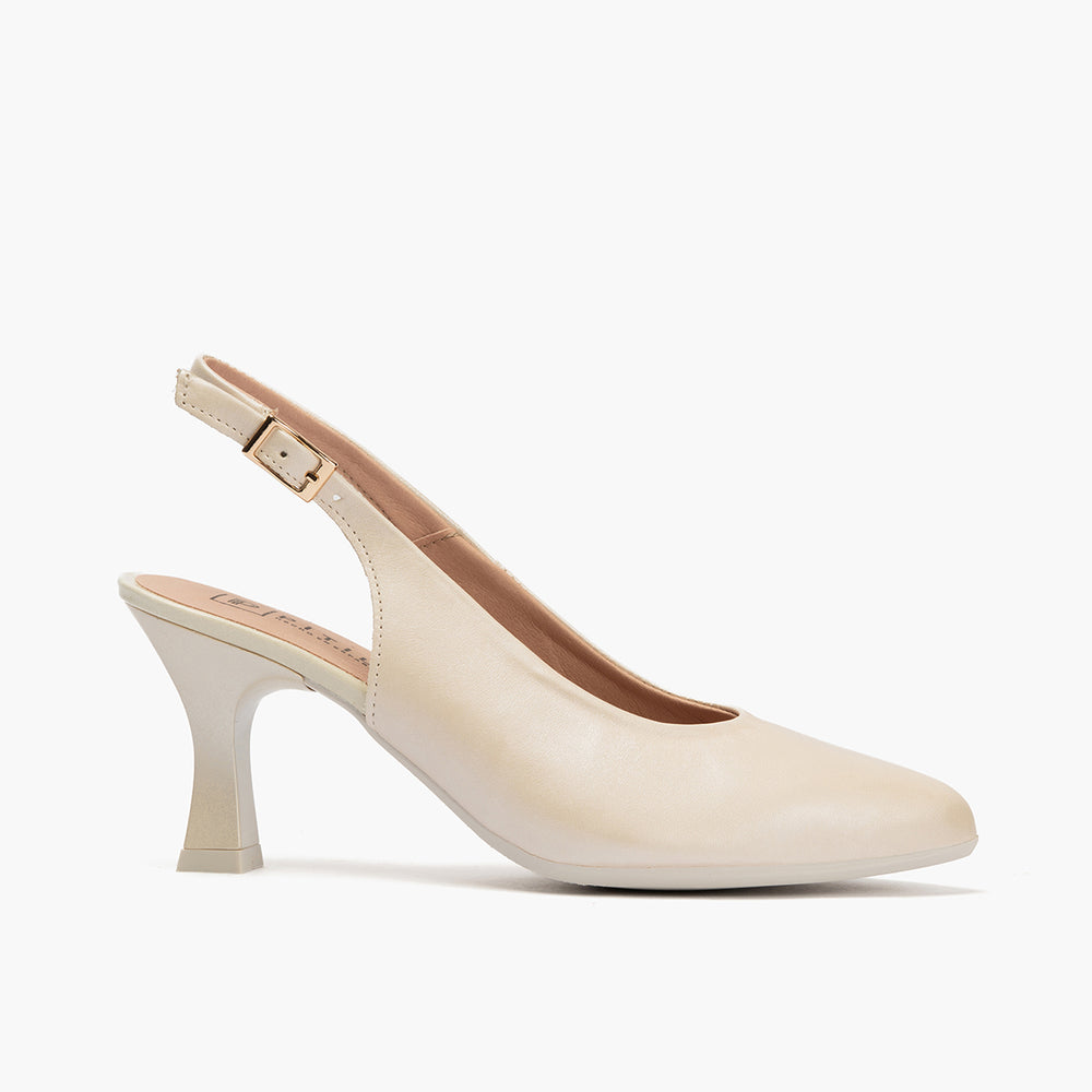 Zapato destalonado con tacón alto y punta fina Oro
