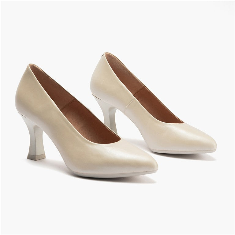 Zapato de salón con tacón alto y punta fina Oro