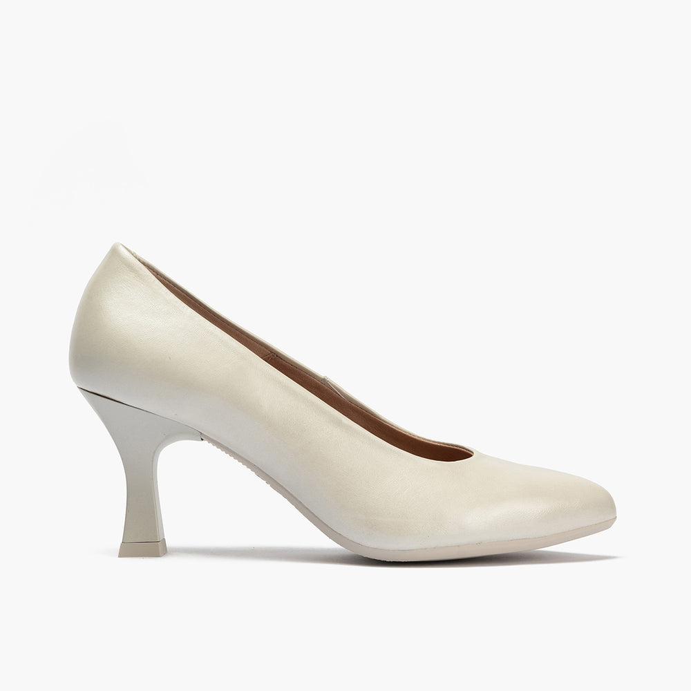 Zapato de salón con tacón alto y punta fina Plata