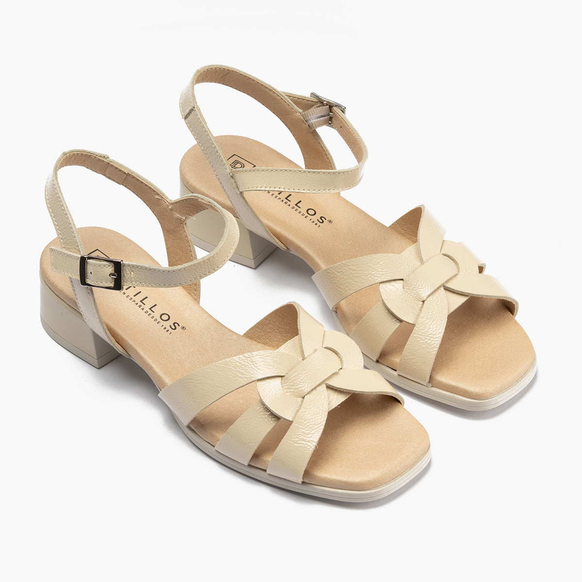 Sandalia con tacón bajo y pulsera Crema