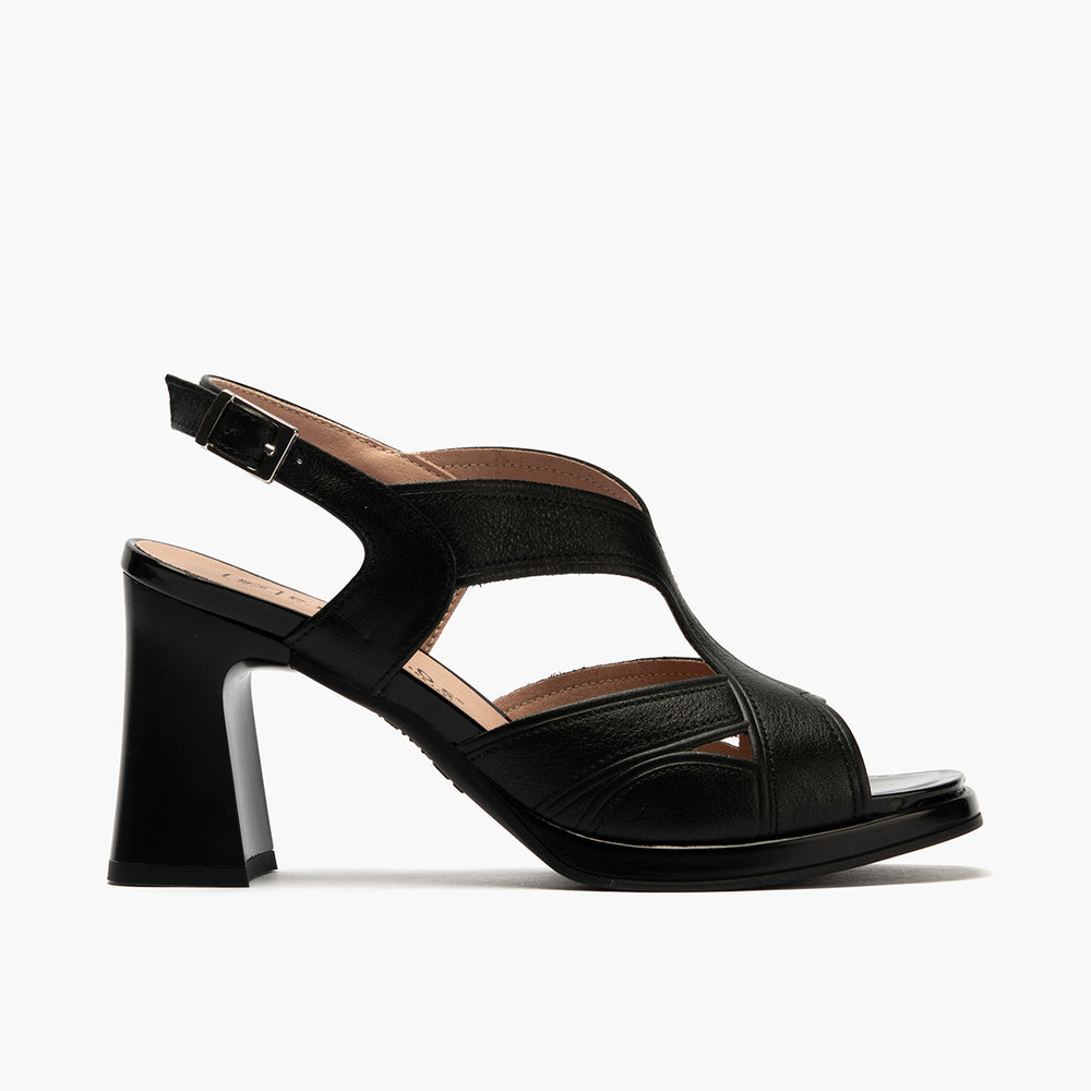 Sandalia con tacón alto y detalles metalizados Negro