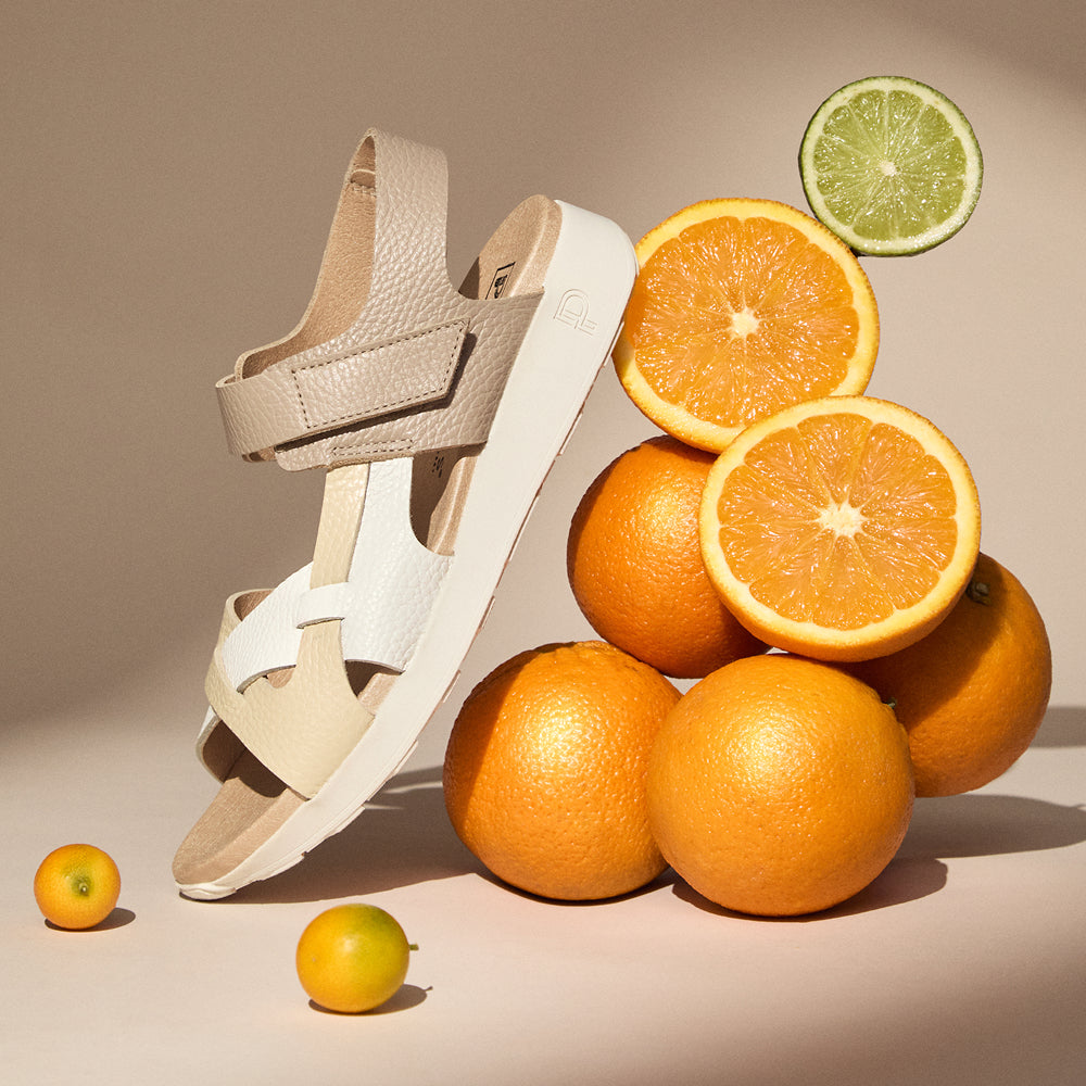 Sandalia deportiva con piel cruzada Piedra