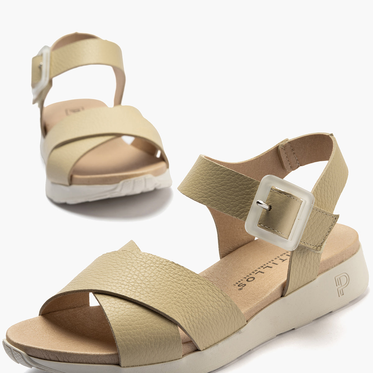 Sandalia deportiva con cruzados y pulsera Crema