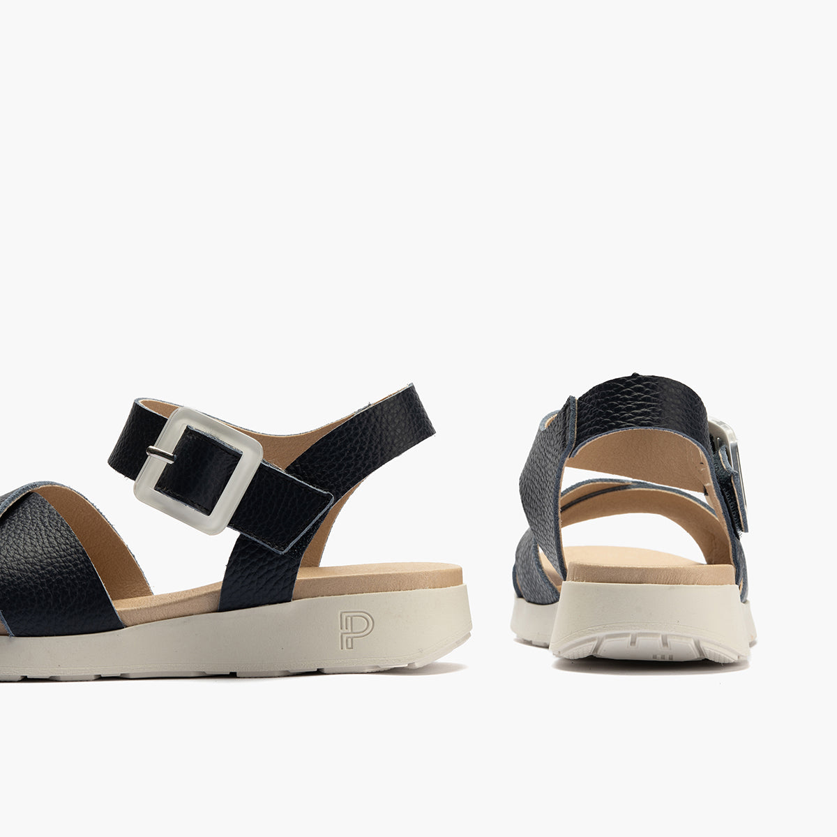 Sandalia deportiva con cruzados y pulsera Marino