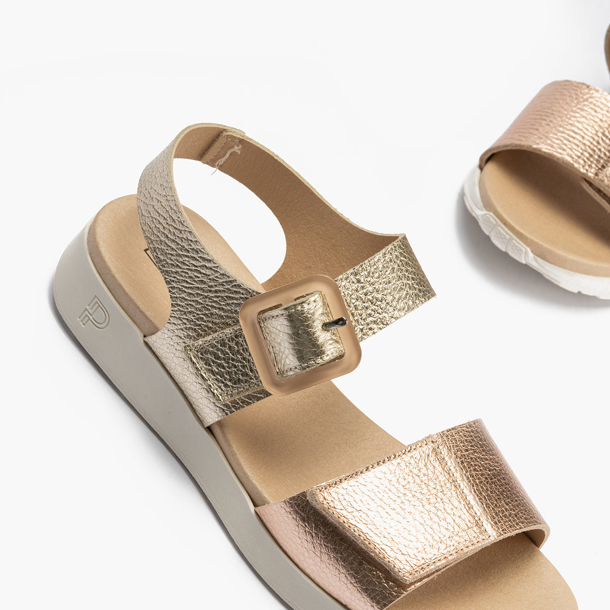 Sandalia deportiva con velcro Nude-Oro