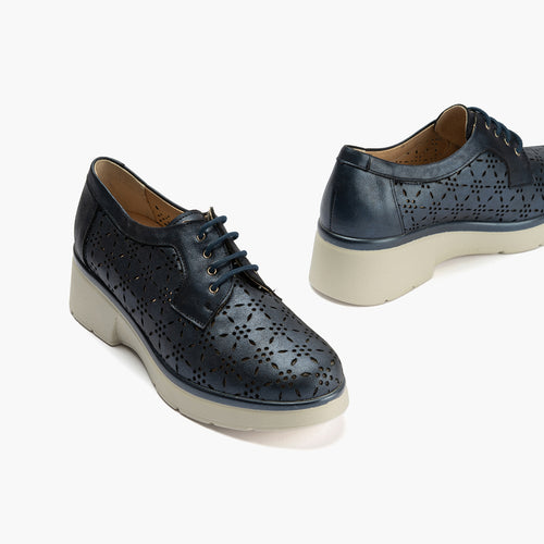 Blucher con cordones, cuña y piel fantasía Marino