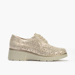 Blucher con cordones, cuña y piel fantasía Oro