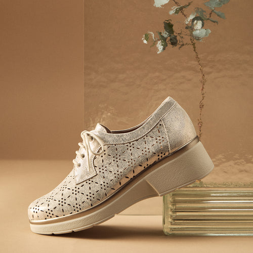 Blucher con cordones, cuña y piel fantasía Oro