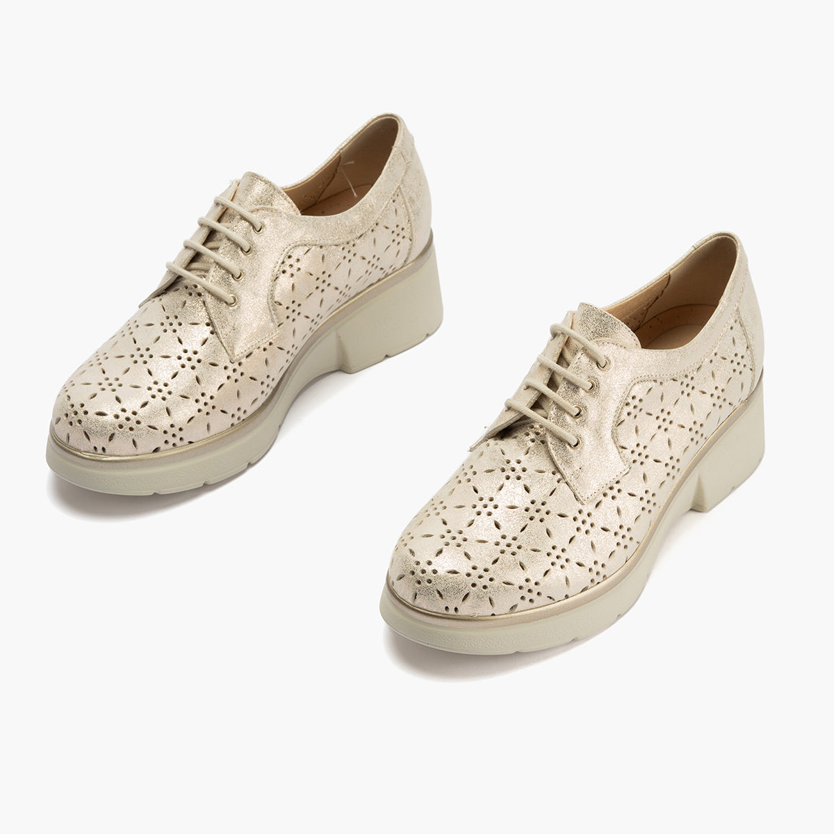 Blucher con cordones, cuña y piel fantasía Oro