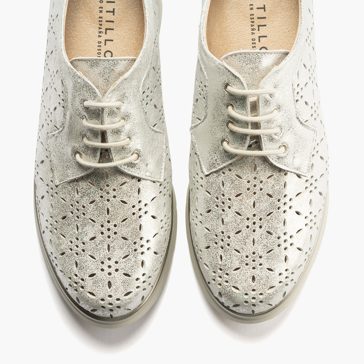 Blucher con cordones, cuña y piel fantasía Plata