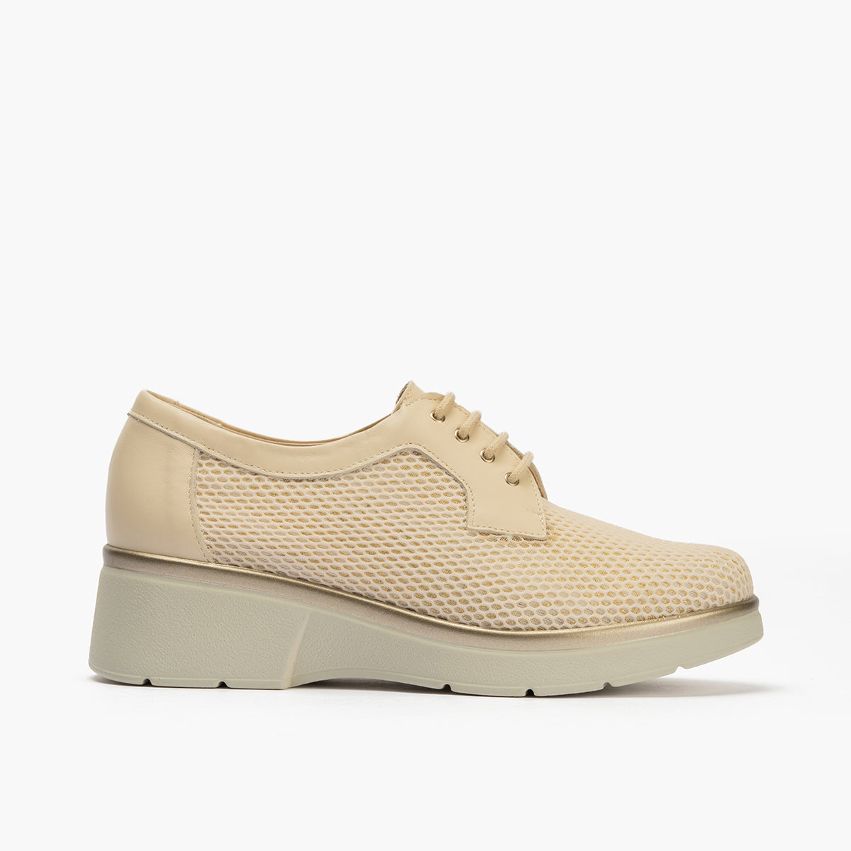 Blucher con cordones, cuña y tejido Crema