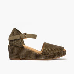 Sandalia de rafia con cuña baja y pulsera Kaki
