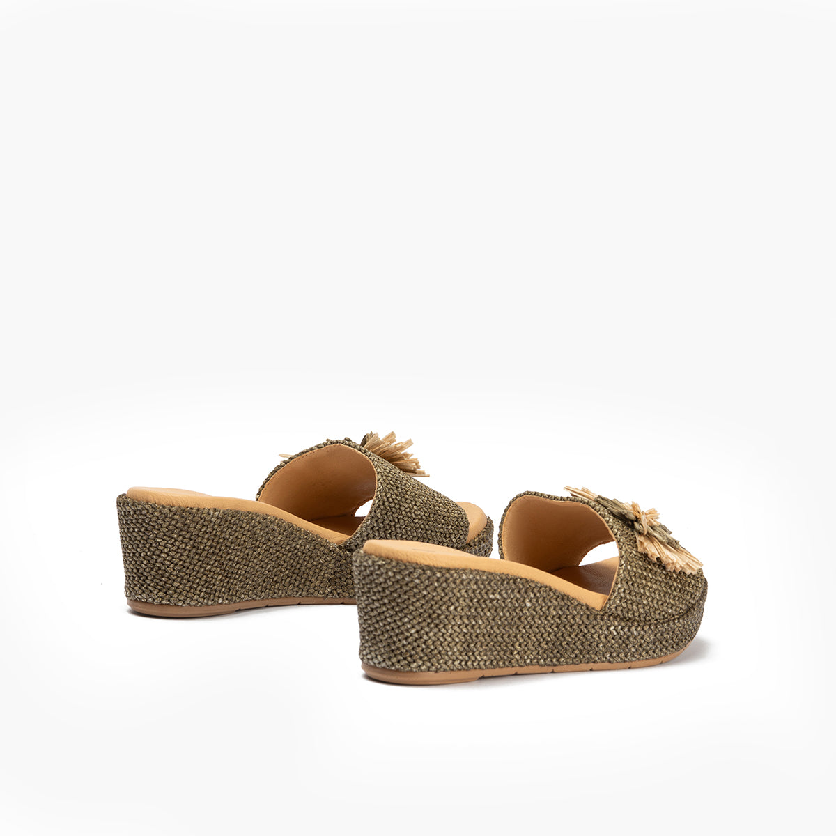 Sandalia zueco de rafia con cuña baja Kaki