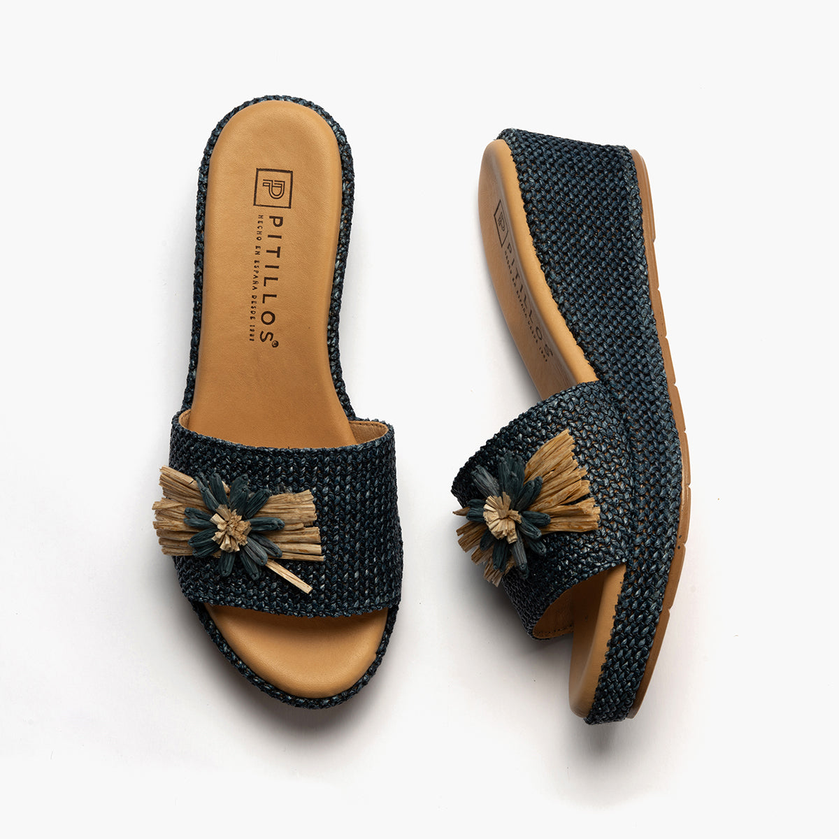 Sandalia zueco de rafia con cuña baja Marino