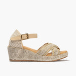 Sandalia de rafia con cuña baja, cruzados y pulsera Natural