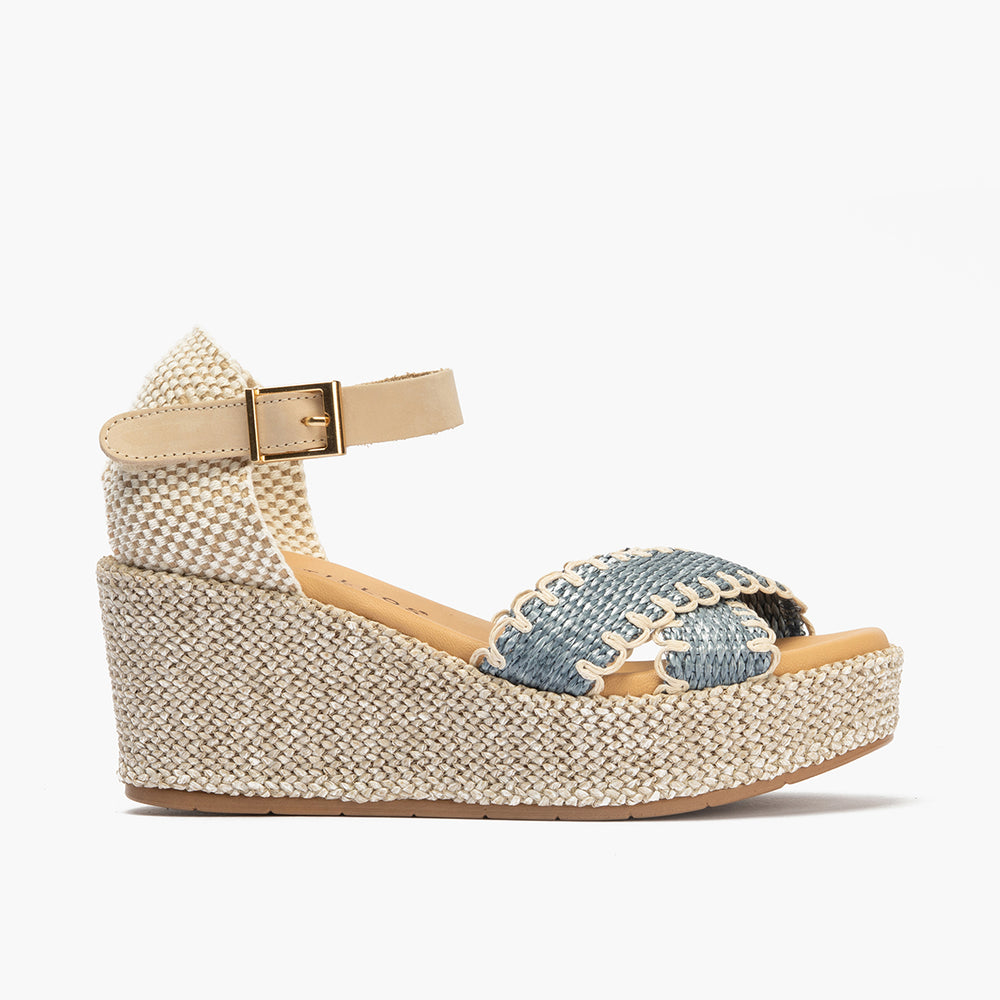 Sandalia de rafia con cuña alta, cruzados y pulsera Jeans