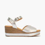 Sandalia con cuña alta, piel y pulsera Plata