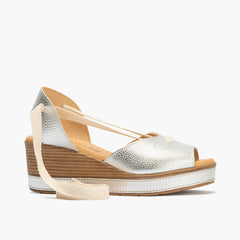 Sandalia con cuña alta, detalles metalizados y cuerda Plata