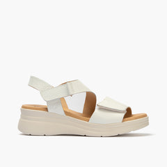Sandalia con cuña media, velcro y piel metalizada Blanco