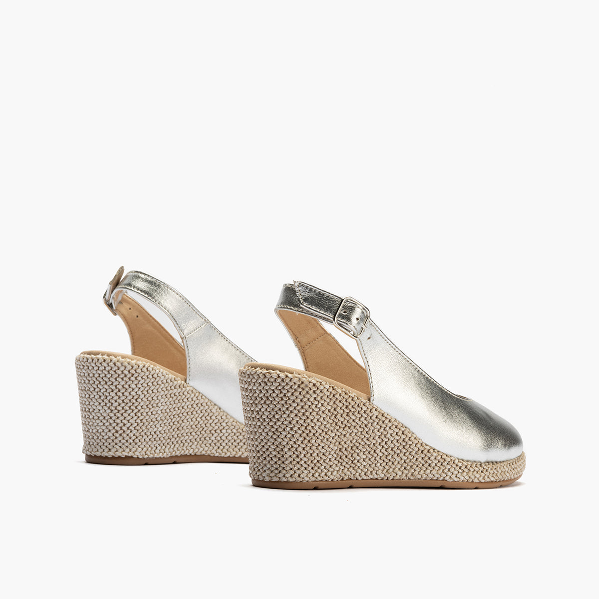 Sandalia estilo valenciana con cuña alta y combinado en piel Plata