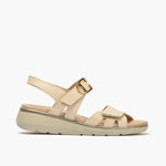 Sandalia con velcros y broche Crema