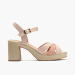 Zapato de salón con tacón plataforma y piel charol Nude
