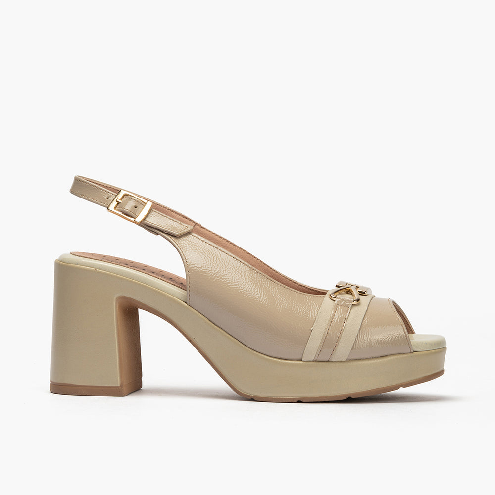 Zapato de salón con tacón plataforma y adorno Piedra