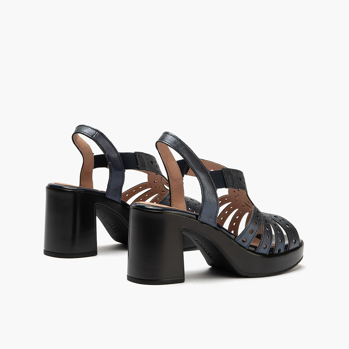 Zapato de salón con tacón plataforma y detalles metalizados Marino