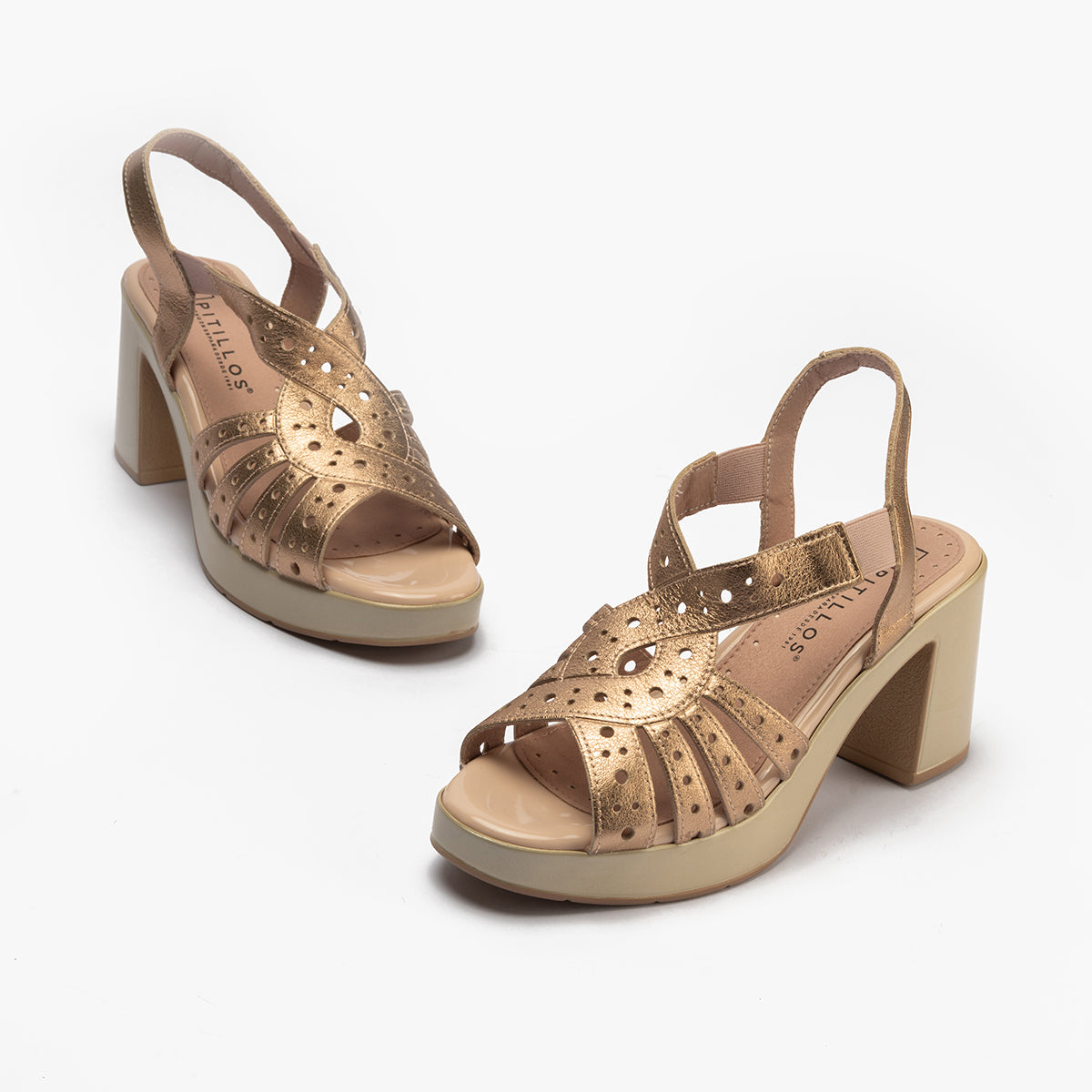 Zapato de salón con tacón plataforma y detalles metalizados Nude
