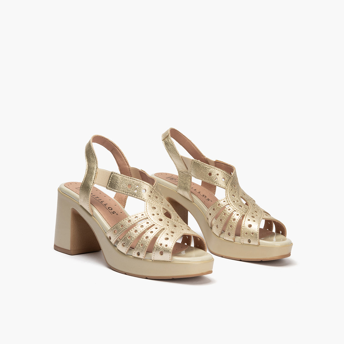 Zapato de salón con tacón plataforma y detalles metalizados Oro