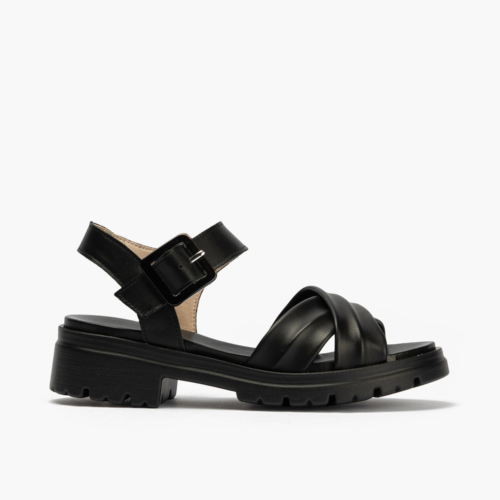 Sandalia en piel con tiras cruzadas Negro
