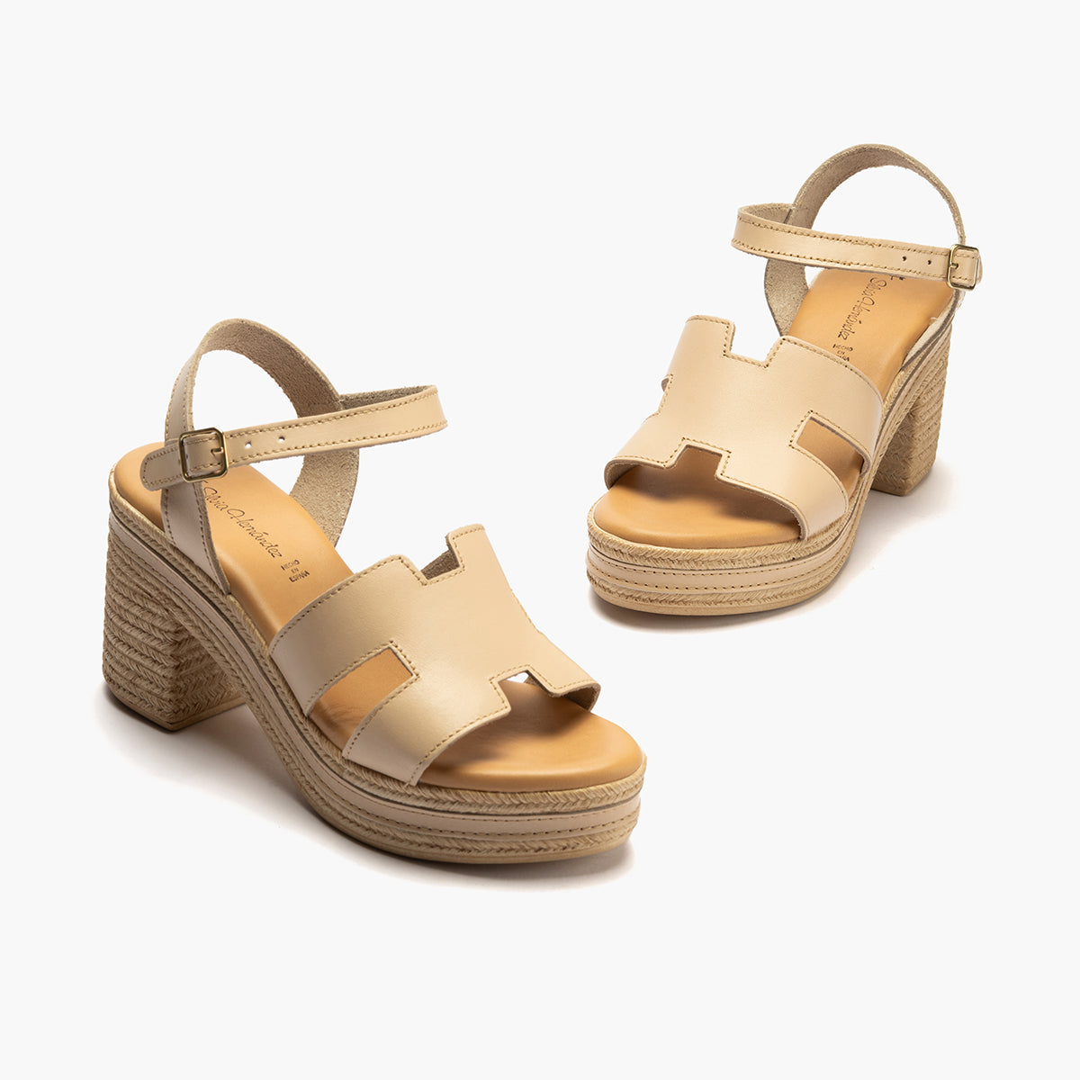 Sandalia con tacón alto en piel napa Crema