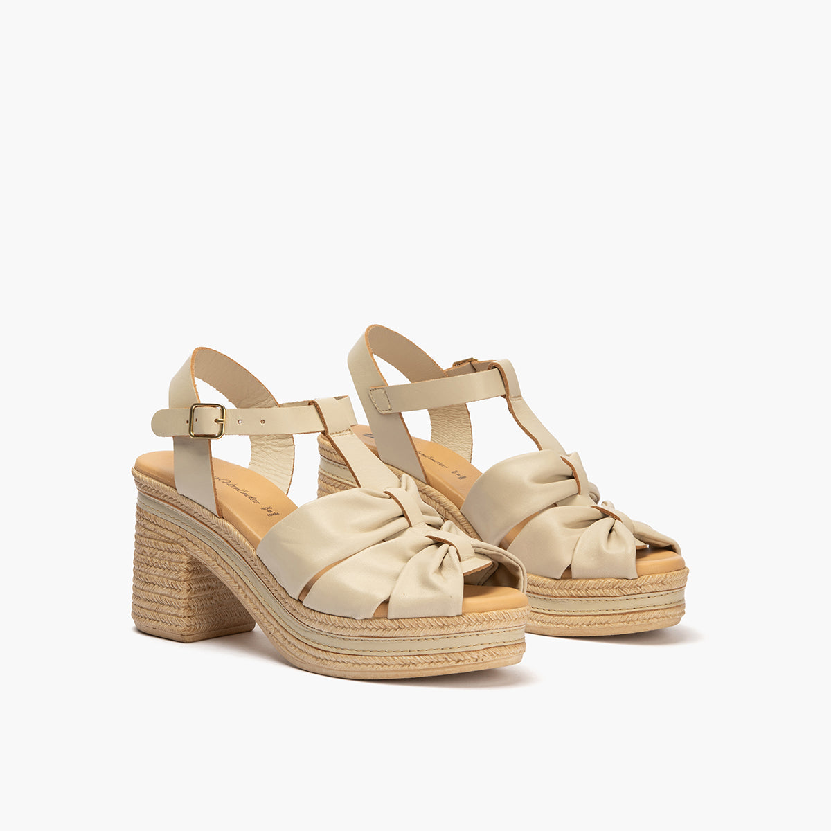 Sandalia con tacón alto en piel napa Crema